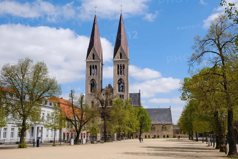 St. Stephanus and Sixtus Cathedral, Domplatz, Halberstadt, Harz Mountains, Saxony-Anhalt, Germany, Europe