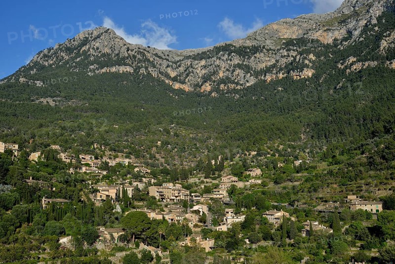 The village of Deià, Serra de Tramuntana, Majorca, Balearic Islands, Spain, Europe