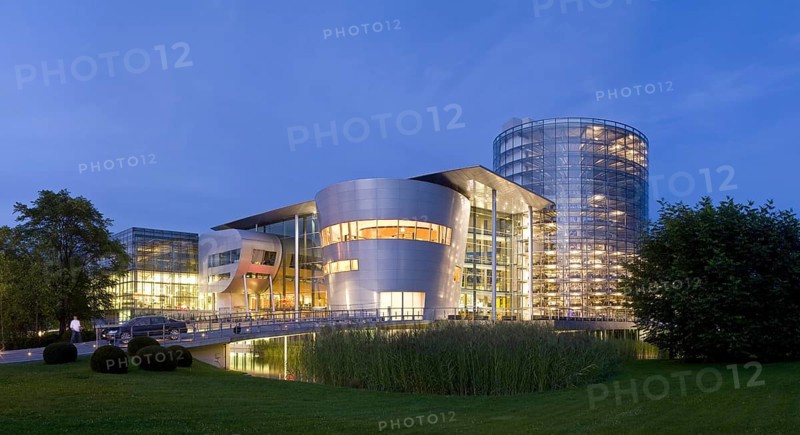 The Gläserne Manufaktur is a Volkswagen Group car factory in Dresden. It was built on the site of the former exhibition grounds at Straßburger Platz in the centre of Dresden, only about 1.5 km from the baroque city centre. In addition to the production facilities, the building also has catering and cultural facilities