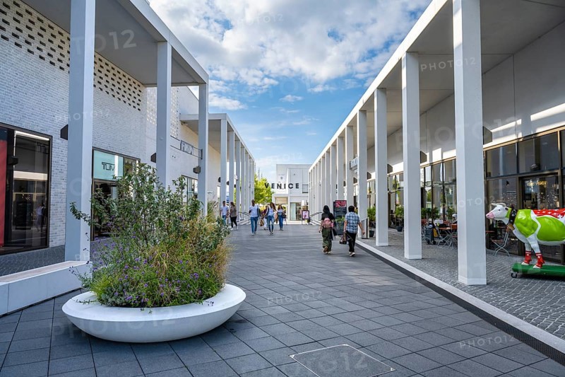 Pedestrian zone, shopping mile in Outletcity Metzingen, Reutlingen district, Baden-Württemberg, Germany, Europe