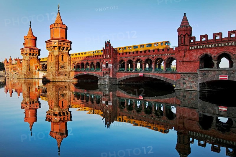 Oberbaum Bridge over the Spree with yellow underground, Friedrichshain-Kreuzberg district, Berlin, Germany, Europe