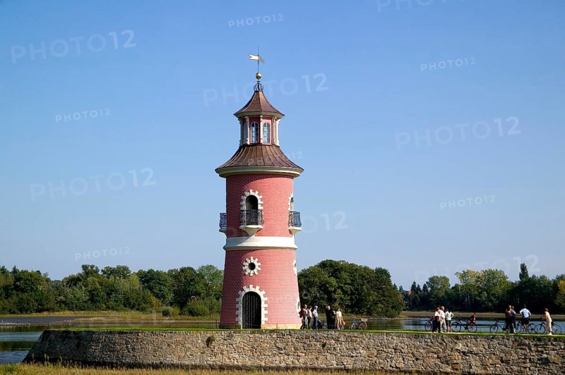 Moritzburg lighthouse at the Fasanenschlösschen, Around 1800, the area surrounding the castle was further integrated into the landscape design. The Fasanenschlösschen, the harbour and the lighthouse with pier at the Niederer Großteich Bärnsdorf were built