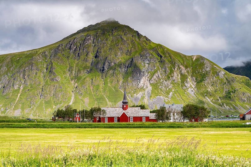 Flakstad Kirke, the red stave church of Flakstad, wooden church, Flakstad, Flakstadøya, Lofoten, Norway, Europe