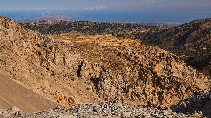 View down to the Omalos plateau, Gingilos, Hiking on the Gingilos, Morning light, Cloudless blue sky, Samaria gorge, Omalos, Lefka Ori, White mountains, West Crete, Island of Crete, Greece, Europe
