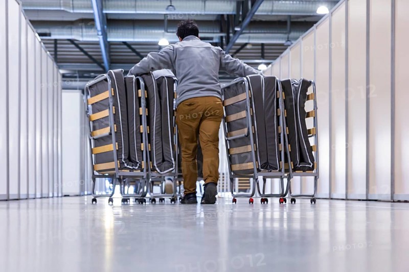 From 14 November to the beginning of January 2023, the Dresden City Council will temporarily use part of the Dresden Trade Fair Centre as refugee accommodation, which will be operated by the Johanniter. Since an increase in the number of refugees, especially from Ukraine, is to be expected due to the season