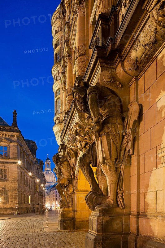 (Copyright © www.dresden-fotografie.de) (Sylvio Dittrich) (+49 1772156417) Georgentor, Ständehaus and Frauenkirche
