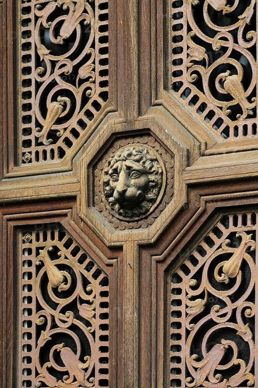 Dotternhausen Castle, Cotta's Castle, Dotternhausen Castle, historical building, aristocratic residence, architecture, detail, ornate wooden door, entrance front door, lion's head, Dotternhausen, Zollernalbkreis, Baden-Württemberg, Germany, Europe