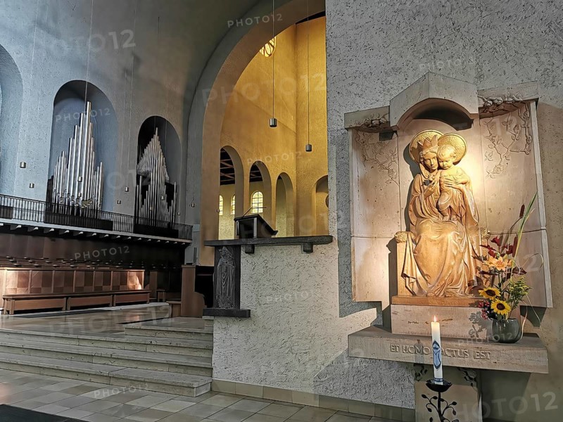 Choir side altar with the statue of the Madonna, interior of the monastery church, Albert-Boßlet-Kirche, Christ-Erlöser-Kirche, Münsterschwarzach Abbey, Benedictine monastery, Kitzingen district, Lower Franconia, Bavaria, Germany, Europe