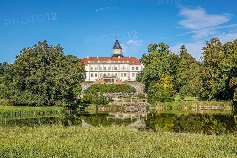 Wiesenburg Castle, lake in the castle park, Potsdam Mittelmark district, Brandenburg, Germany, Europe