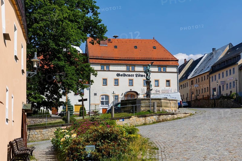 Market Square in Lauenstein with Falconer's Fountain