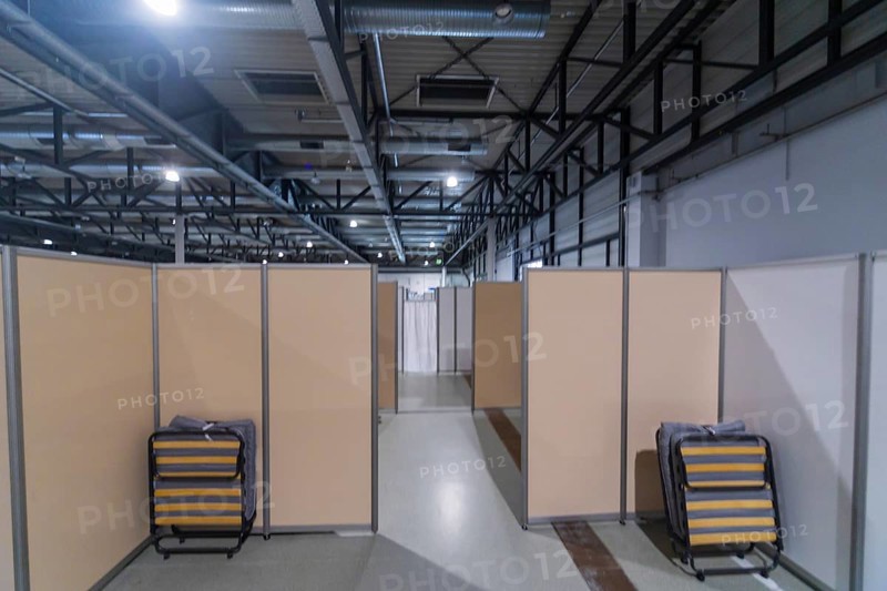 From 14 November to the beginning of January 2023, the Dresden City Council will temporarily use part of the Dresden Trade Fair Centre as refugee accommodation, which will be operated by the Johanniter. Since an increase in the number of refugees, especially from Ukraine, is to be expected due to the season