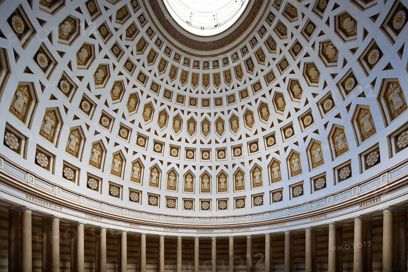 Interior and dome, monument Befreiungshalle Kehlheim, round hall with dome, 45 m high, 29 m diameter, classicism, built 1842 to 1863 by Friedrich von Gärtner and Leo von Klenze, Michelsberg, Kelheim, Lower Bavaria, Bavaria, Germany, Europe