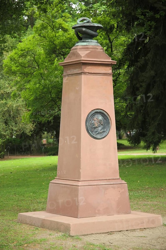 Monument with Medallion, Relief to Physician Dr. O. Thilenius, Senior Medical Councillor, Alter spa garden, Bad Soden, Taunus, Hesse, Germany, Europe