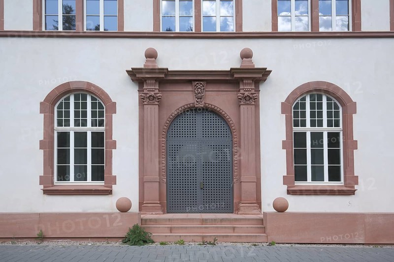 Entrance with portal to the Moorbadehaus, bathhouse, spa gardens, Bad Schwalbach, Taunus, Hesse, Germany, Europe