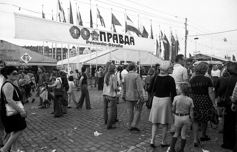 Politics, discussion, folklore, dance, song and play are the ingredients of the DKP's UZ festival in the Rhine meadows on 19.9.1975 with star guest Valentina Tereshkova (USSR cosmonaut) in Düsseldorf, Germany, Europe