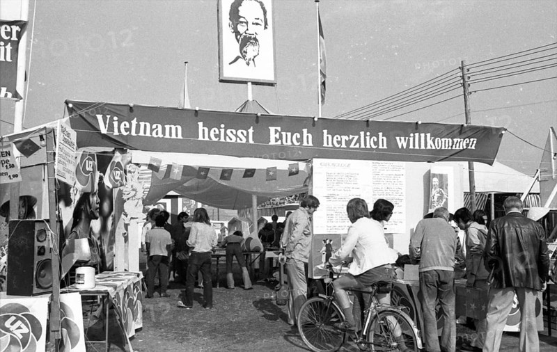 Politics, discussion, folklore, dance, song and play are the ingredients of the DKP's UZ festival in the Rhine meadows on 19.9.1975 with star guest Valentina Tereshkova (USSR cosmonaut) in Düsseldorf, Germany, Europe