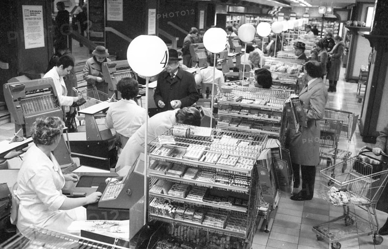 The food department of the department stores' Karstadt 1982, Germany, Europe