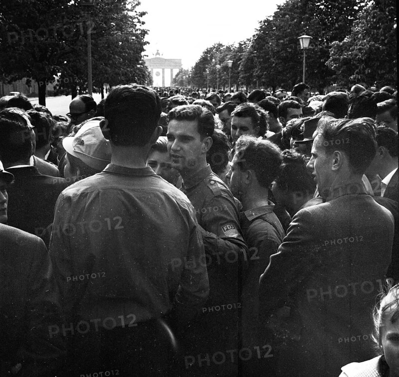 GDR, German Democratic Republic, Berlin (East) : The German Meeting of the Free German Youth (FDJ) of the GDR with All-German Participation on 16. 5. 1964 in East Berlin