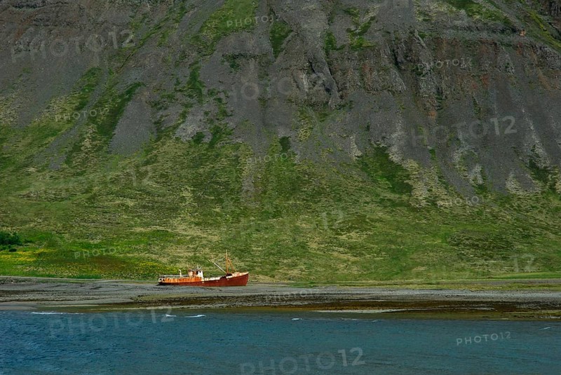 Shipwreck Gardar on the beach, Patreksfjördur, Patreksfjordur, Vesturbyggd, Iceland, Europe