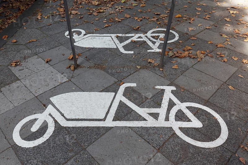 Parking for cargo bikes in the city, marking on the ground, Düsseldorf, North Rhine-Westphalia, Germany, Europe