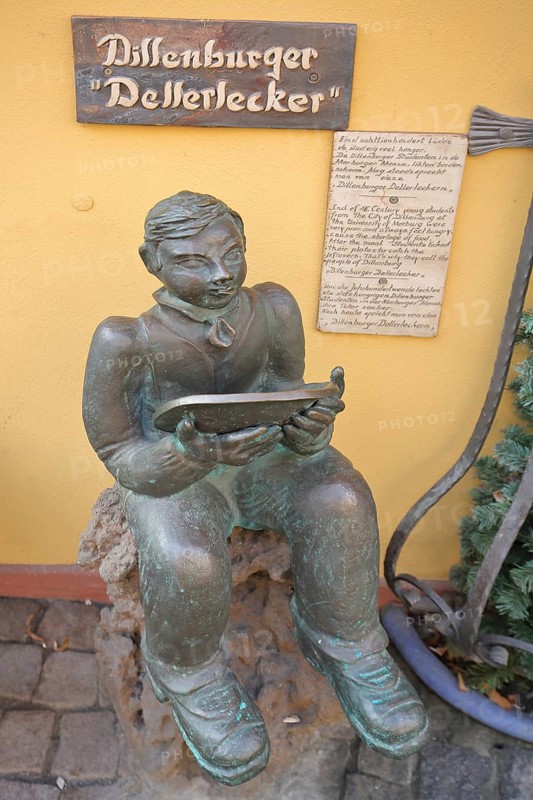 Sculpture of the historic Dillenburg Dellerlecker in the main street, Tellerlecker, Dillenburg, dialect, Hessian, Hesse, Germany, Europe