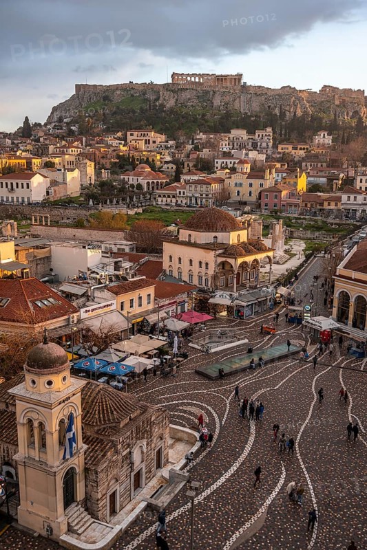 View over the old town of Athens, with Panagia Pantanassa Church, Tzisdarakis Mosque and Acropolis, Monastiraki Square, in the evening light, Athens, Attica, Greece, Europe