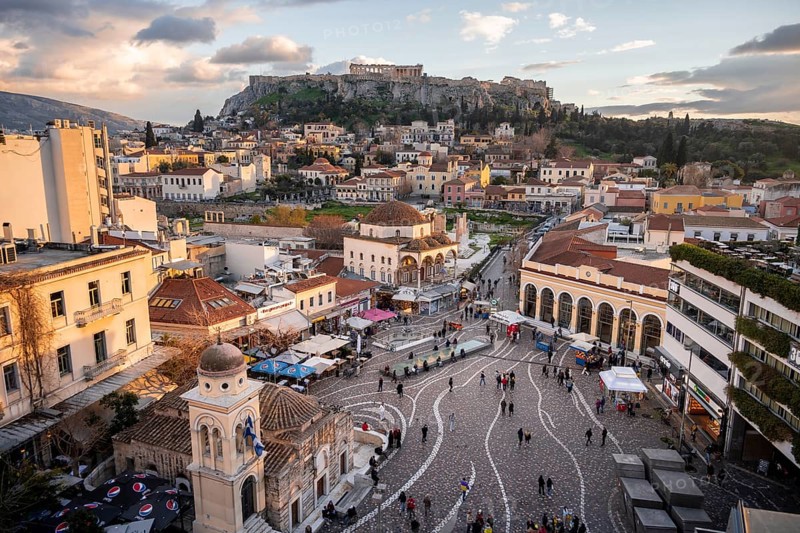 View over the old town of Athens, with Panagia Pantanassa Church, Tzisdarakis Mosque and Acropolis, Monastiraki Square, in the evening light, Athens, Attica, Greece, Europe