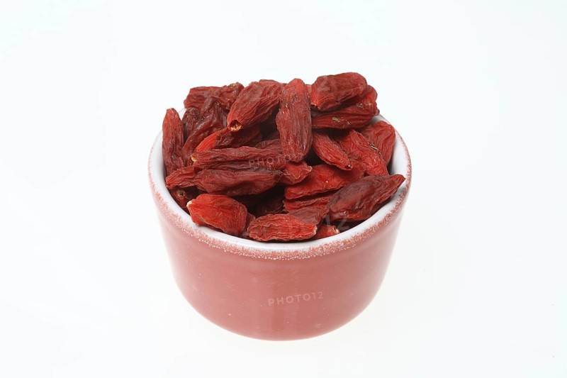 Goji, goji berries (Lycium barbarum), fenugreek, plant species of the nightshade family. Common buckthorn, common devil's twine, Chinese wolfberry. Berries used in traditional Chinese medicine (TCM) as well as in Chinese cuisine