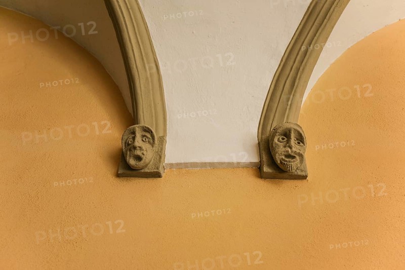 Ellwangen Castle, Prince Provost of the Prince Provostry of Ellwangen, manor house, architecture, historical building, detail on masonry, stone heads, Ellwangen Jagst, Baden-Württemberg, Germany, Europe