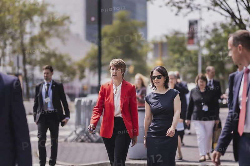 (R-L) Annalena Bärbock (Bündnis 90 Die Grünen), Federal Minister for Foreign Affairs, and Ute Hohoff, Judge at the Federal Supreme Court, photographed on their way from the United Nations Headquarters to the German House in New York City, 17.07.2023. Annalena Bärbock travels to New York to attend the ceremony marking the 25th anniversary of the Rome Statute of the International Court of Justice., New York City, United States, North America