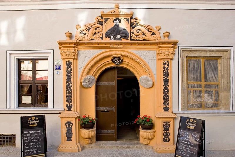 Pirna is a large district town and the administrative seat of the Sächsische Schweiz-Osterzgebirge district and the Pirna administrative community in the Free State of Saxony, Dresden administrative district. It is considered the gateway to Saxon Switzerland