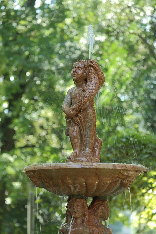 Detail with putto, putto, child and fish from the Florentine fountain in Nebbiensches garden shed, fountain, figures, orange, Bockenheimer Anlage, Innenstadt, Main, Frankfurt, Hesse, Germany, Europe