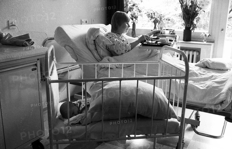 Everyday life at the General Hospital in October 1981, Germany, Europe