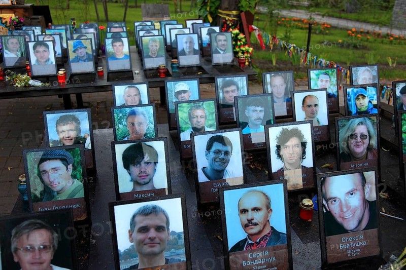 Commemorating the dead from the bloodiest Maidan demonstration in February 2014, pictures of the victims, Kiev, Ukraine, Europe