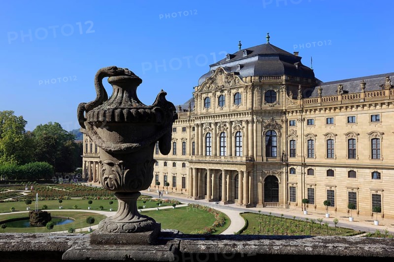 The Würzburg Residenz, putti on the bastion, park side, UNESCO World Heritage Site, Würzburg, Lower Franconia, Bavaria, Germany, Europe