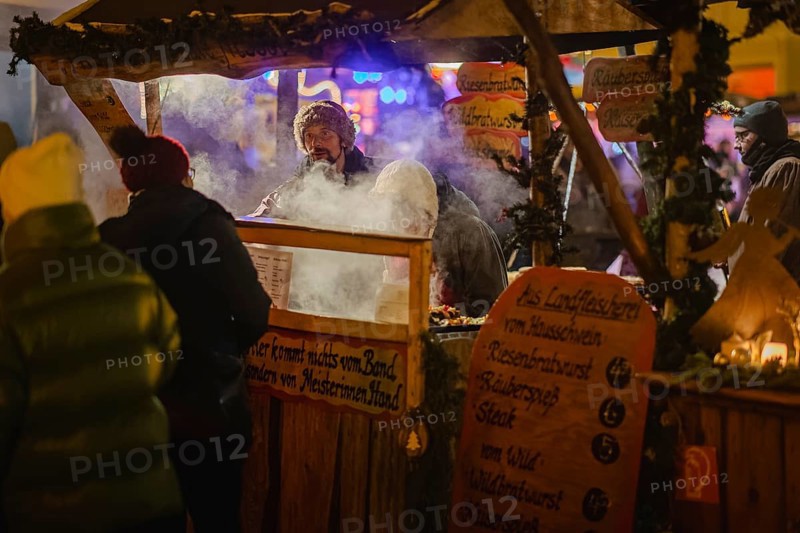 Known today as the Bautzen Wenzelsmarkt, Upper Sorbian Budyske Wjaclawske wiki, the Bautzen Christmas market in Upper Lusatia is the oldest Christmas market in Germany mentioned in a chronicle according to the Record Institute for Germany