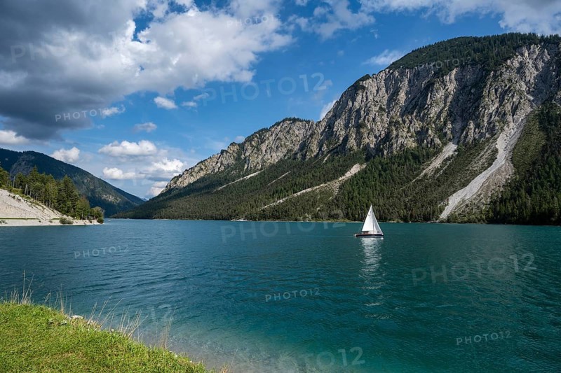 Sailing boat on the Plansee near Reutte, Ammergau Alps, Tyrol Austria, Plansee, Tyrol, Austria, Europe