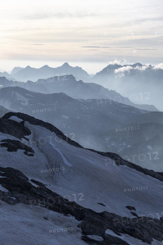 Evening mood, silhouettes, dramatic mountain landscape, view from Hochkönig, Salzburger Land, Austria, Europe