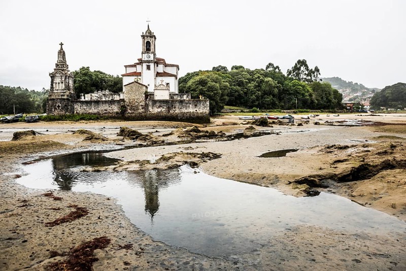 Church and cemetery by the sea, Parroquia de Nuestra Señora de los Dolores, near Llanes, Asturias, Asturias, Costa Verde, Northern Spain, Spain, Europe
