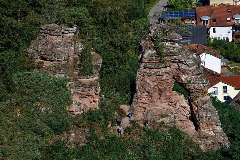 Schillerfelsen, red sandstone rock on the Dahner Felsenpfad, Dahn, Südwestpfalz district, Rhineland-Palatinate, Germany, Europe