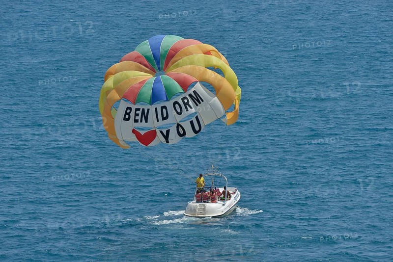 Excursion boat with paraglider, labeled "Benidorm loves you", Playa Levante, Benidorm, Costa Blanca, Spain, Europe