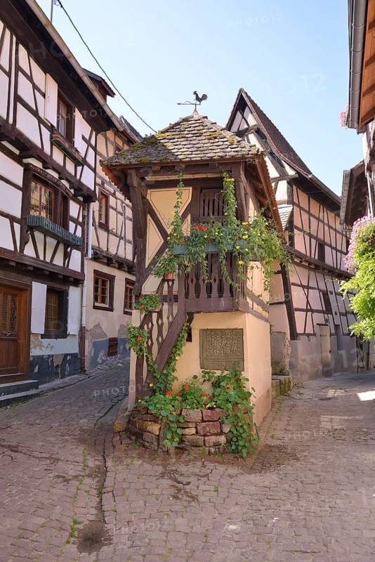 Taubenhaus building in Eguisheim, named favorite village of the French in 2013, Le Village Préféré, Eguisheim, Département Haut-Rhin, Alsace, France, Europe