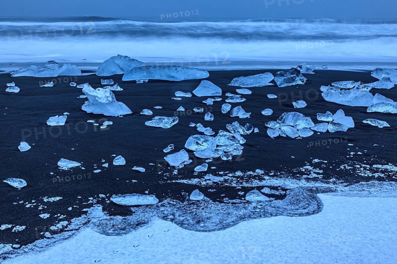 Ice floes, beach, sea, waves, cloudy, Diamond Beach, Breidamerkursandur, Jökulsarlon, Iceland, Europe
