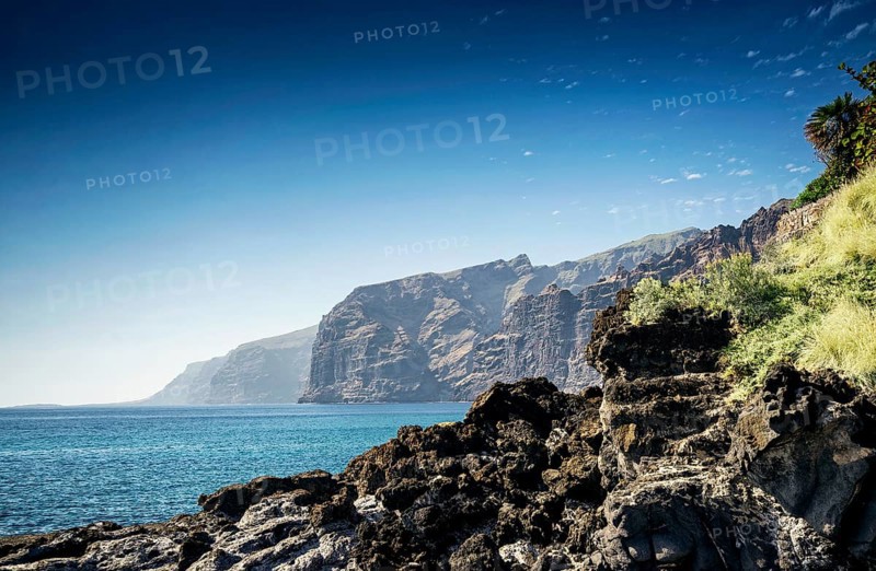 Los gigantes cliffs coast natural landmark and scenery in south tenerife island spain