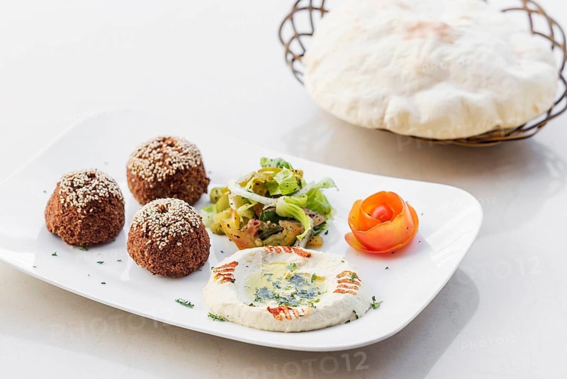 Falafel hummus houmus starter snack middle eastern food mezze platter