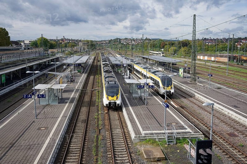 View from the station bridge onto platforms, main station, Heilbronn, Neckar valley, Neckar, Heilbronn-Franken, Baden-Württemberg, Germany, Europe