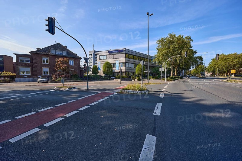 Intersection of Meckenemstraße with Bärendorfstraße and the Volksbank in Bocholt, Münsterland, Borken district, North Rhine-Westphalia, Germany, Europe