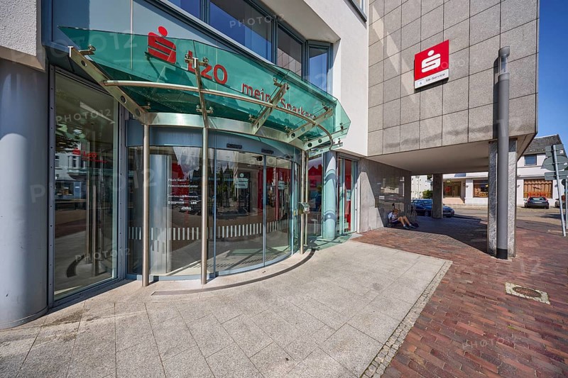 Entrance to Landessparkasse zu Oldenburg, Varel branch, Friesland district, Lower Saxony, Germany, Europe