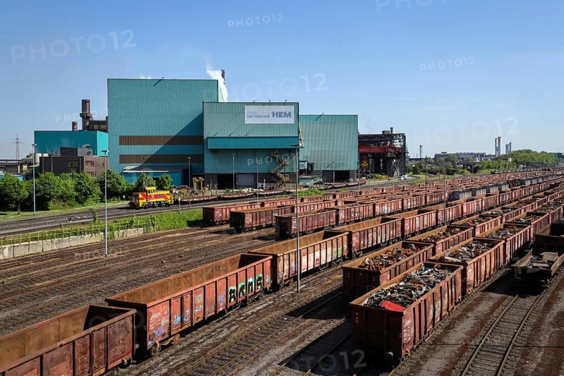 Duisburg, Ruhr area, North Rhine-Westphalia, Germany, HKM Hüttenwerk Krupp Mannesmann in Duisburg-Hüttenheim. Current shareholding: 50 % thyssenkrupp Steel Europe AG, 30 % Salzgitter Mannesmann GmbH, 20 % Vallourec Tubes S.A.S. Steel manufacturer thyssenkrupp Steel intends to significantly reduce its production capacity in Duisburg, Europe