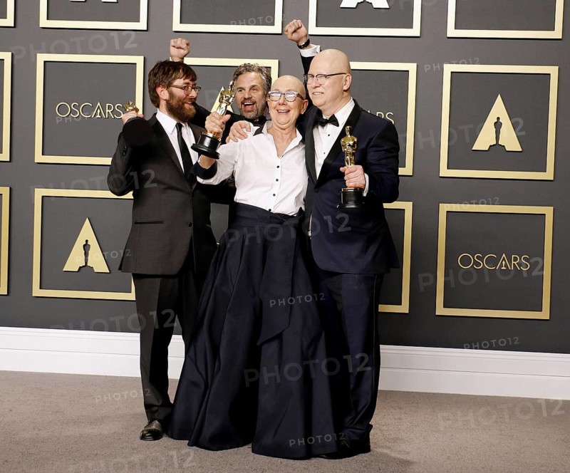 Mark Ruffalo, Jeff Reichert, Julia Reichert and Steven Bognar at the 92nd Academy Awards, Press Room held at the Dolby Theatre in Hollywood, USA on February 9, 2020., Los Angeles, California, USA, North America